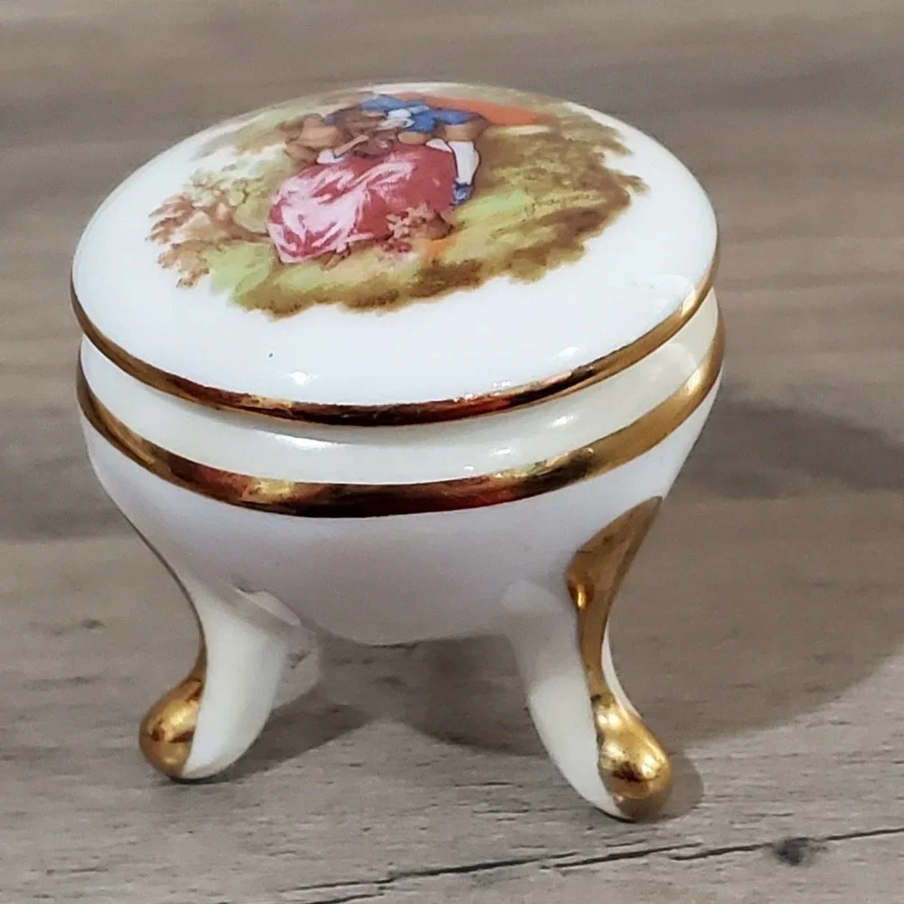 Signed Vintage Limoges France Courting Couple Porcelain 3 Legs Trinket Box